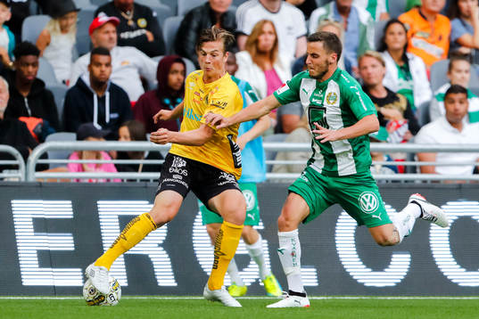 Elfsborgs Simon Olsson och Hammarbys Jeppe Andersen