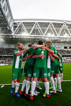 Hammarbys spelare jublar