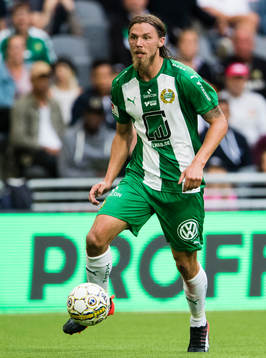 Hammarbys Björn Paulsen med bollen