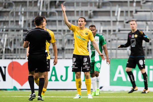 Elfsborgs Jon Jönsson reagerar