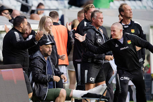 GAIS tränare Bosko Orovic jublar