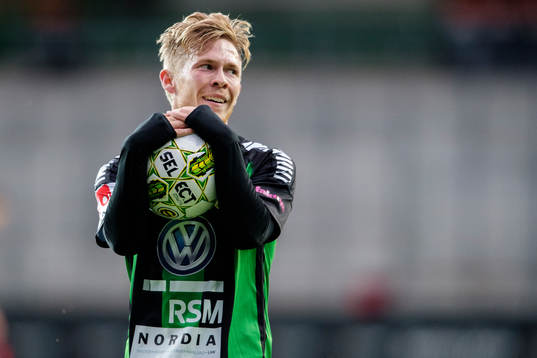 GAIS Andreas Peterson kramar om bollen