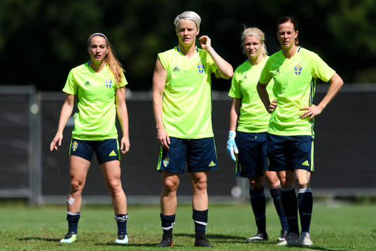Kosovare Asllani, Nilla Fischer, målvakt Emelie Lundberg