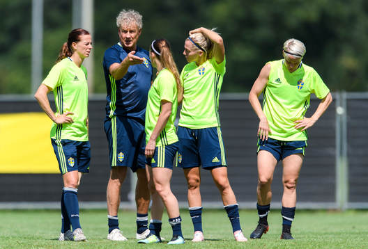 Lotta Schelin, målvaktstränare Mikael Olsson, Kosovare