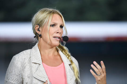 Anna Brolin före matchen mellan Sverige och Italien