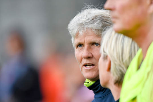 Sveriges förbundskapten Pia Sundhage före matchen mellan