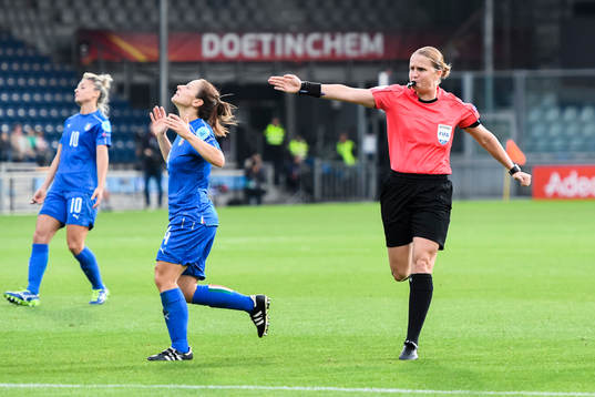 Domare Esther Staubli dömmer straff till Sverige samtidigt