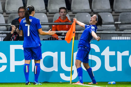 Italiens Daniela Sabatino jublar