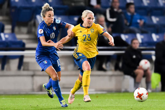 Italiens Martina Rosucci och Sveriges Linda Sembrant i