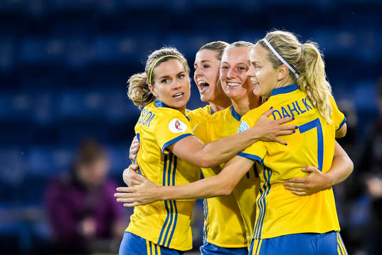 Sveriges Hanna Folkesson , Olivia Schough , Stina