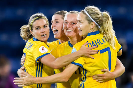 Sveriges Hanna Folkesson , Olivia Schough , Stina