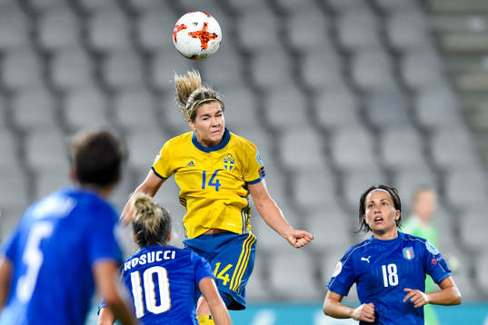 Sveriges Hanna Folkesson  i matchen mellan Sverige och