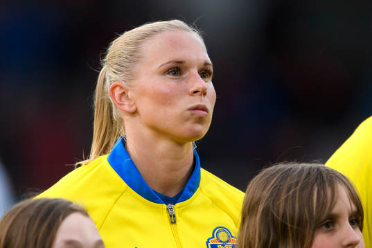 Sveriges Jonna Andersson vid lineup innan matchen mellan