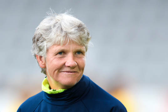 Sveriges förbundskapten Pia Sundhage innan matchen mellan
