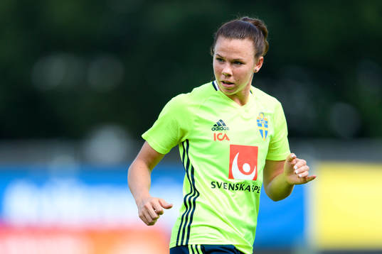 Jessica Samuelsson på en träning med det svenska
