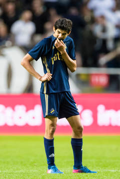 s Jesper Nyholm deppar