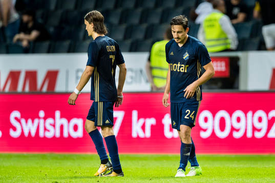 s Stefan Ishizaki (h) och Kristoffer Olsson (v) deppar