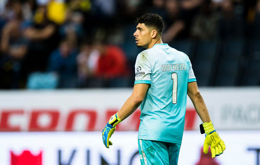 Bragas målvakt Matheus Lima Magalhaes