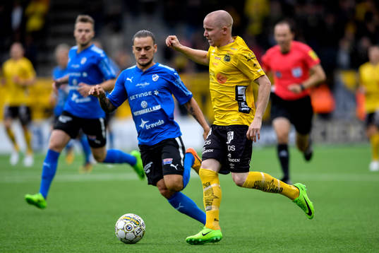 Elfsborgs Simon Lundevall och Halmstads Pontus Silfwer