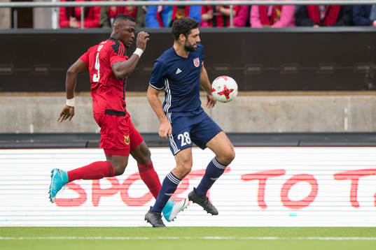 Fola Esch Julien Klein mot Östersunds Alhaji Gero