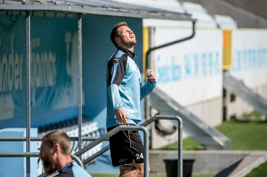 Lasse Nielsen solar sig innan Malmö FFs träning