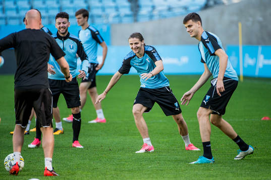 Erdal Rakip, Pawel Cibicki och Alexander Jeremejeff mot