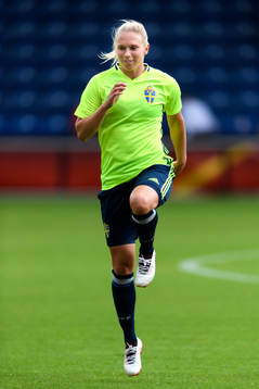 Jonna Andersson på en träning med det svenska landslaget