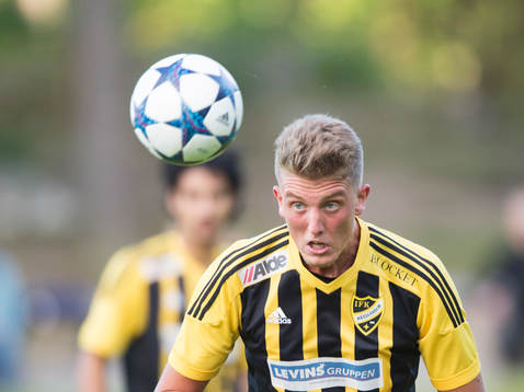 IFK Hässleholms Mohammed Resulovic i matchen i division 2