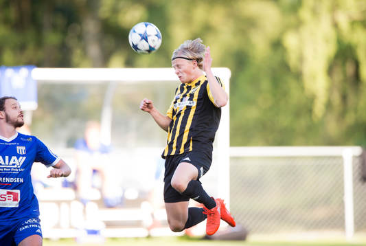 IFK Hässleholms Philip Bengtsson i matchen i division 2