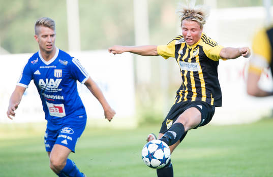 IFK Hässleholms Gustaf Lindroth i matchen i division 2