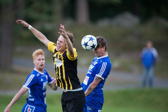 IFK Hässleholms Filip Ranmo i matchen i division 2 mellan