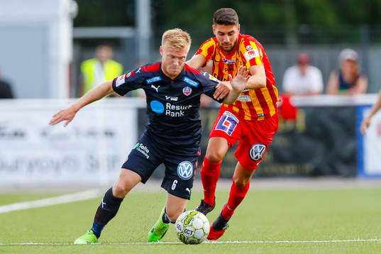 Helsingborgs Andreas Landgren och Syrianskas Filip Korkes