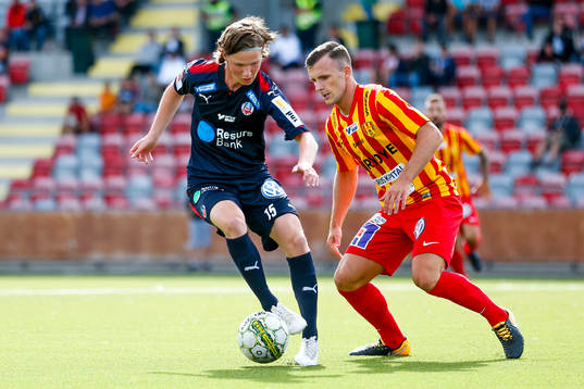 Helsingborgs Max Svensson och Syrianskas Adi Terzic