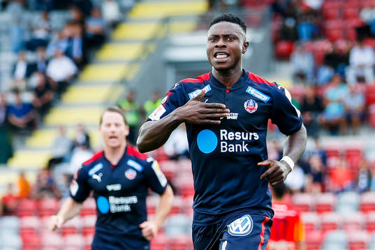 Helsingborgs Oke Akpoveta jublar
