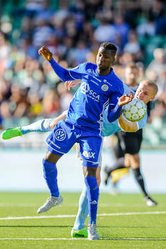 Sundsvalls Peter Wilson och Malmö FFs Franz Brorsson