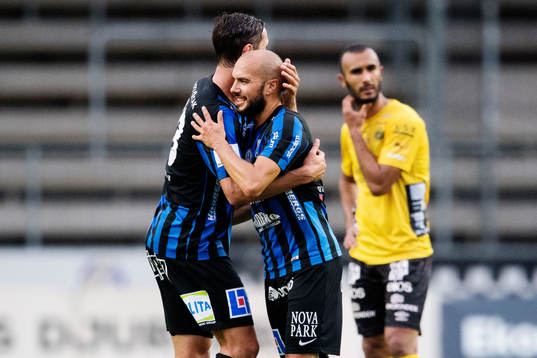 Sirius Jesper Arvidsson och Alexander Nilsson jublar