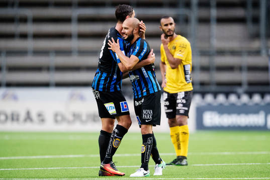 Sirius Jesper Arvidsson och Alexander Nilsson jublar