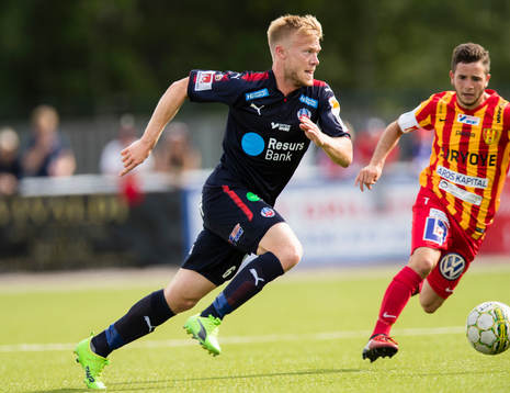 Helsingborgs Andreas Landgren driver fram