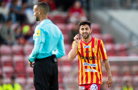 Syrianskas Navid Nasseri reagerar på på ett domslut av