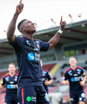 Helsingborgs Oke Akpoveta firar 0-1 målet