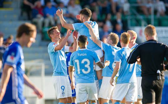 Malmö FFs Erdal Rakip och Markus Rosenberg jublar