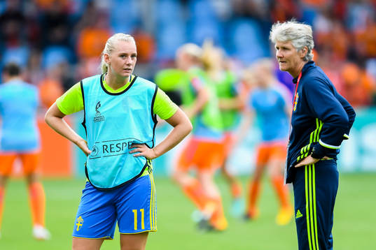 Sveriges förbundskapten Pia Sundhage och Stina