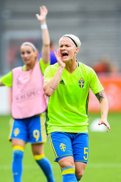Sveriges Nilla Fischer e före  kvartsfinalen mellan