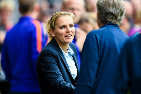 Hollands förbundskapten Sarina Wiegman och Sveriges