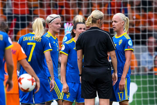 Sveriges Nilla Fischer , Jessica Samuelsson och Caroline