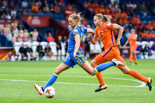 SSveriges Fridolina Rolfö och Hollands Anouk Dekker  i