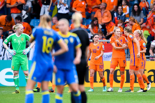 Hollands Vivianne Miedema jublar