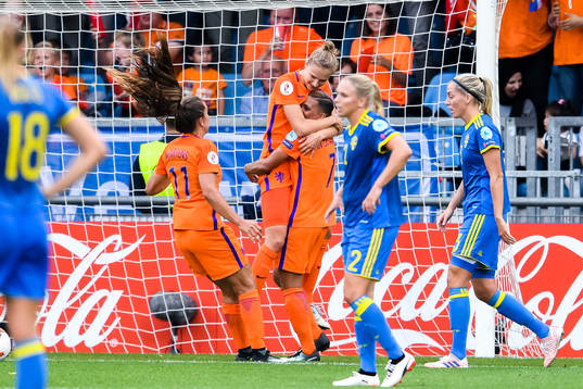 Hollands Vivianne Miedema, Lieke Martens  och Dzenis Kozica
