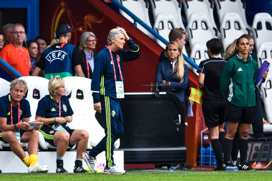Sveriges förbundskapten Pia Sundhage  deppar