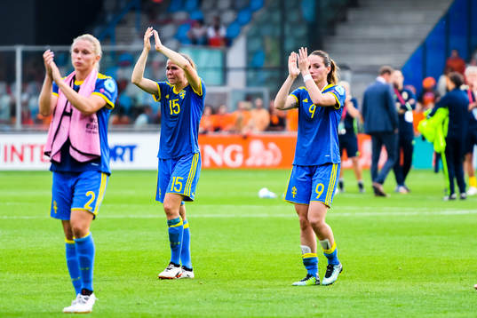 Sveriges  Jonna Andersson, Jessica Samuelsson och Kosovare